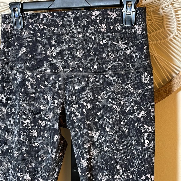 Lululemon Align Crop 21" Equalized Multi size 8 - Picture 7 of 15